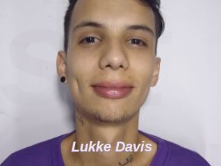 Lukke_Davis