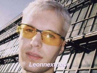 Leonnextdoor