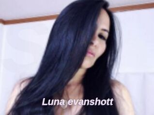 Luna_evanshott