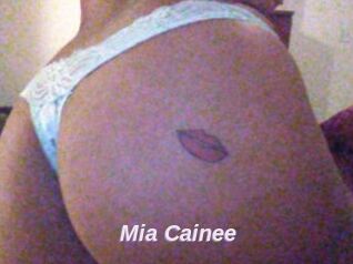 Mia_Cainee