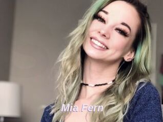 Mia_Fern