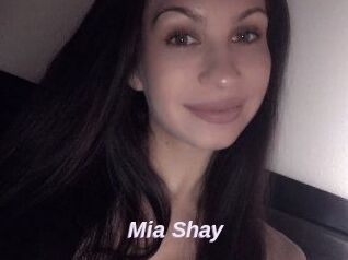 Mia_Shay