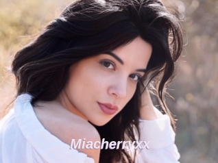 Miacherryxx